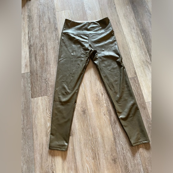 Joe Fresh Pleather stretch leggings green. Medium. Never worn. - Picture 2 of 3